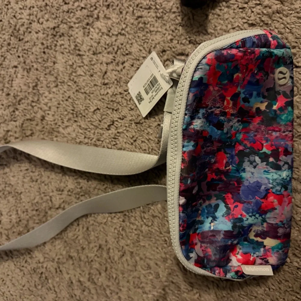 lululemon athletica Kids Abstract Print Crossbody Pouch - Blue/Pink/Teal